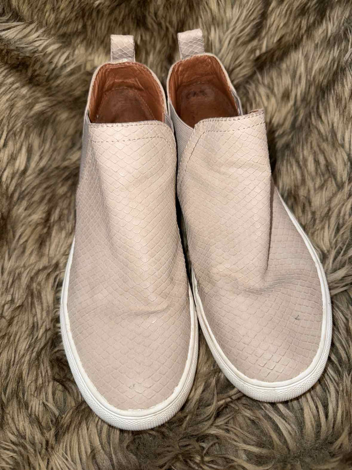 8 - Slip-on