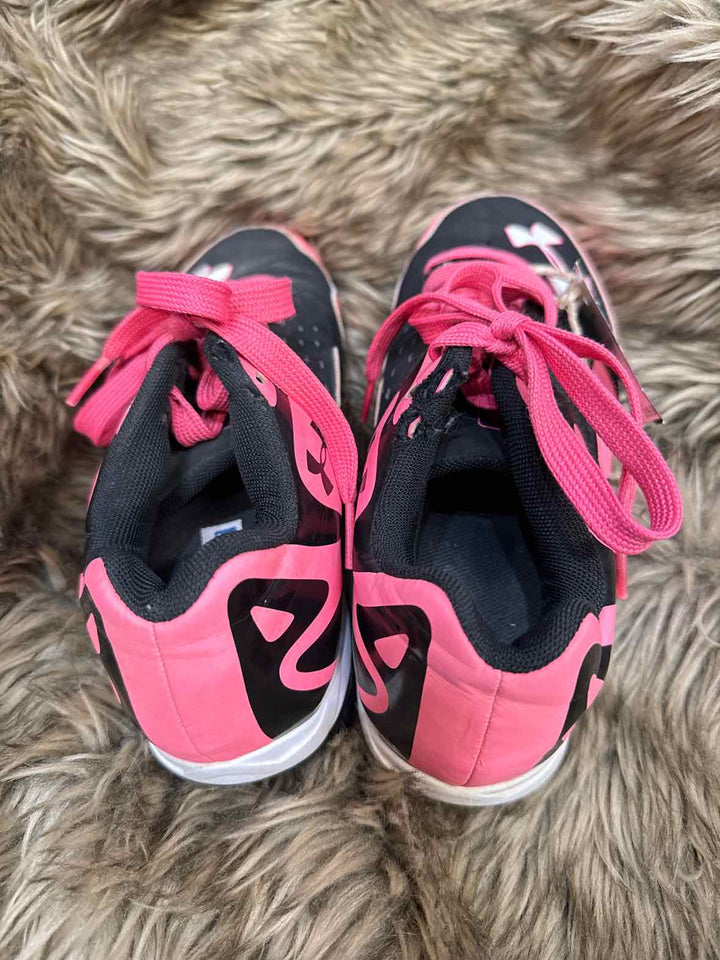 5.5 - Under Armour Shoes