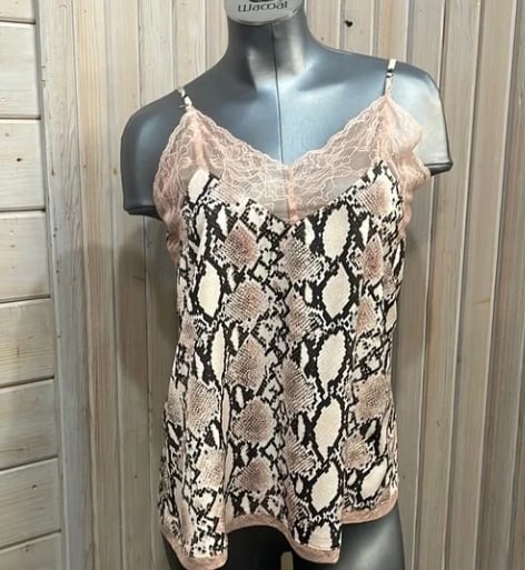 L - andthewhy Tank