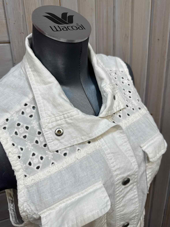 L - Maurices Vest