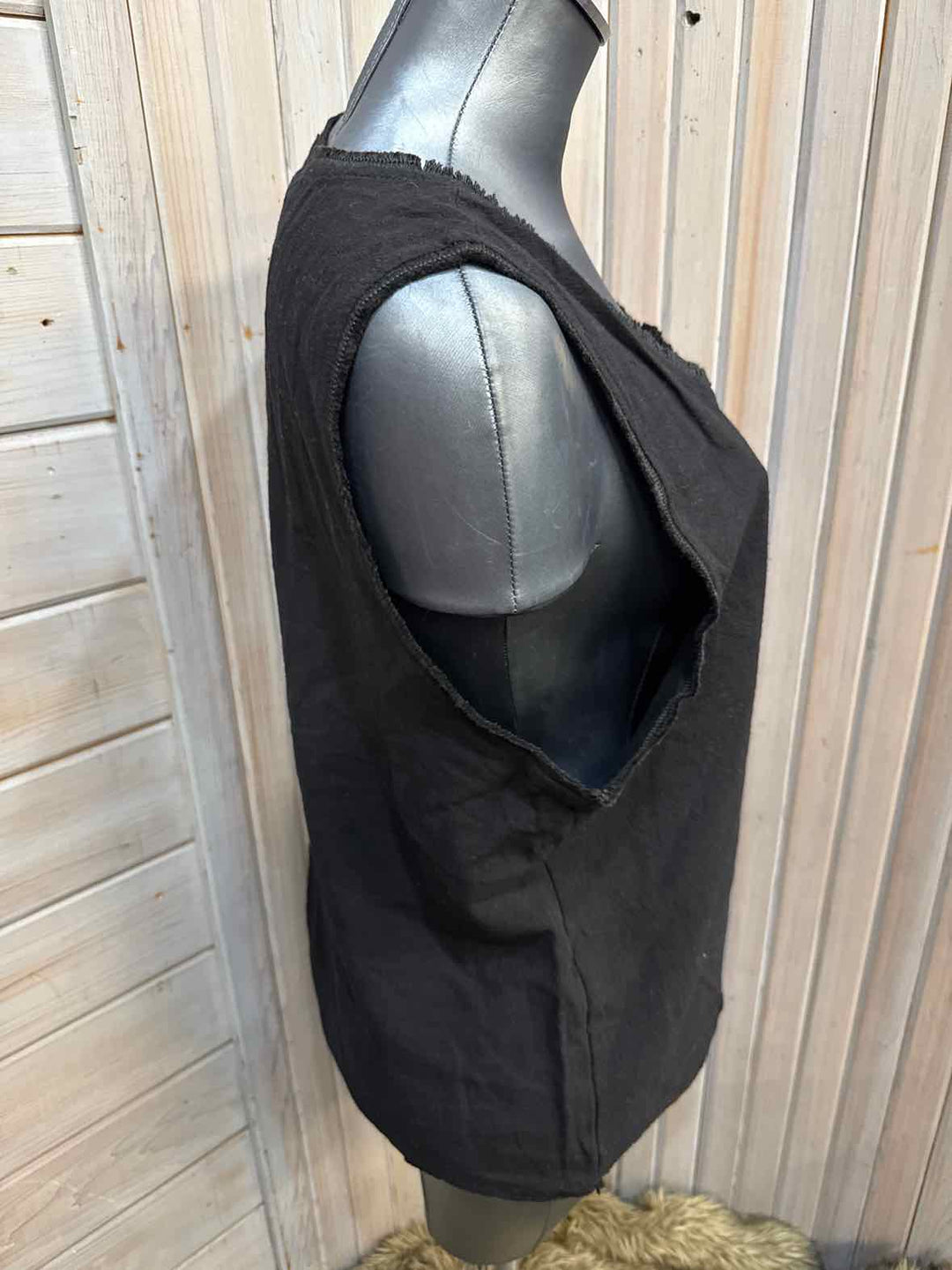 XL - Unbranded Tank
