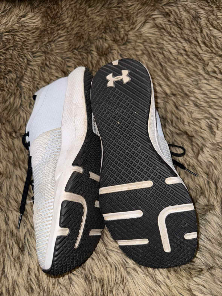 8.5 - Under Armour Sneakers