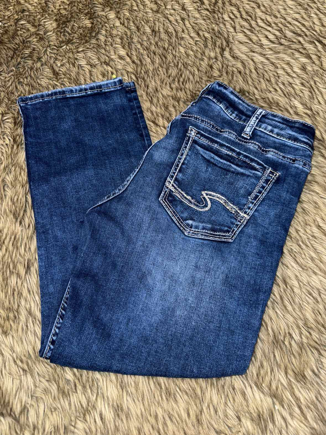 32 - Silver Jeans Co. Capri