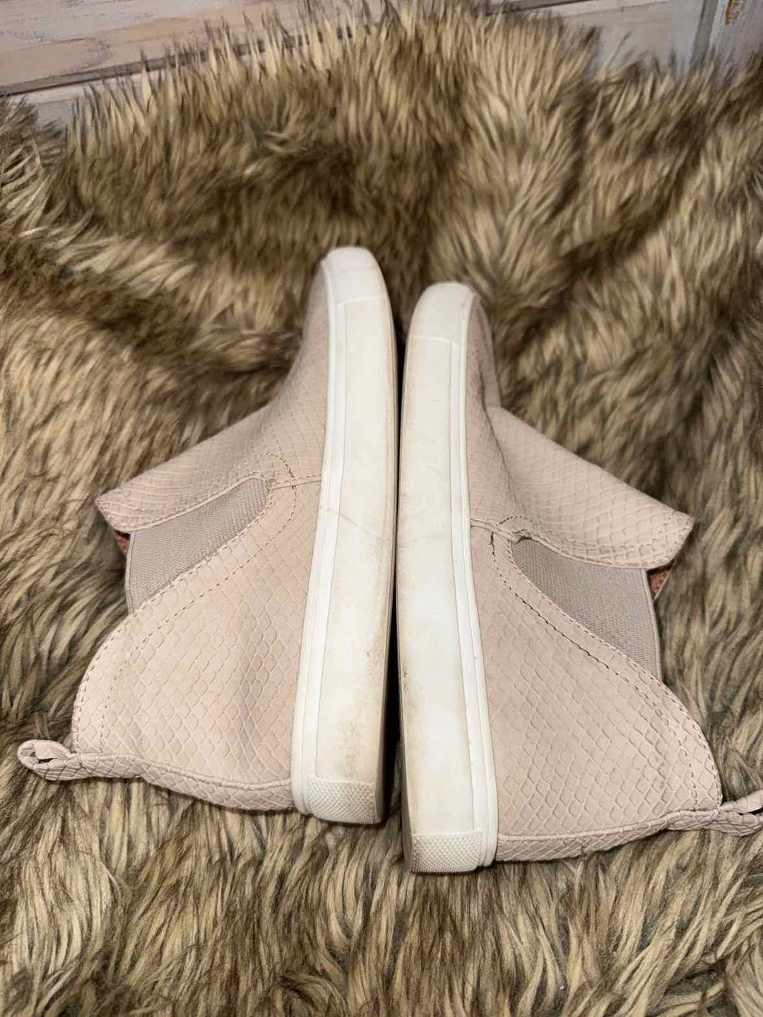 8 - Slip-on