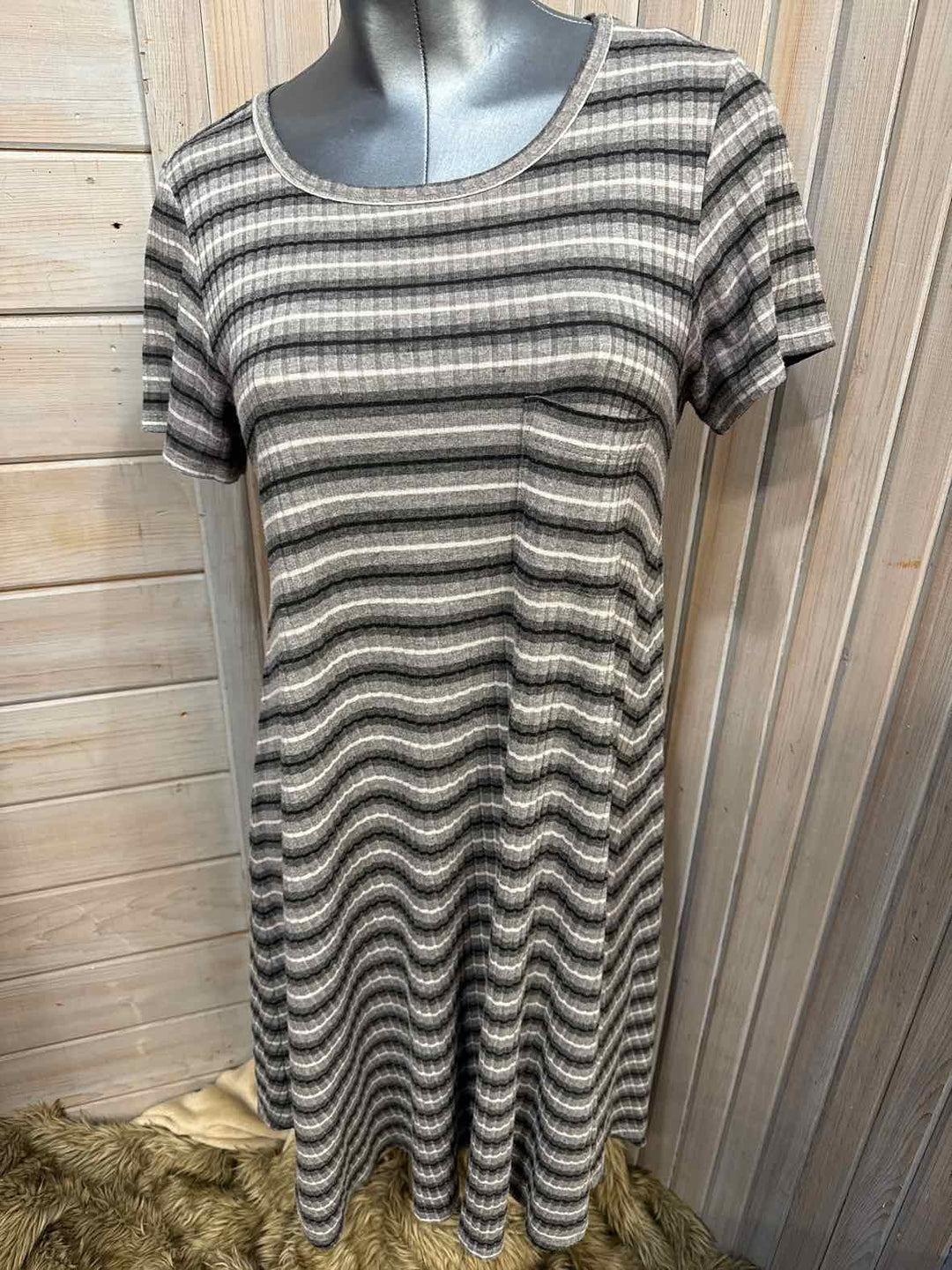 M - LuLaRoe Dress
