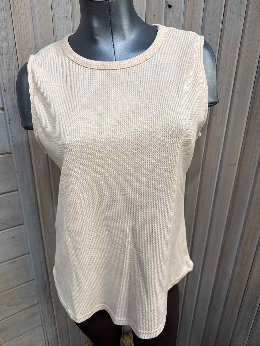 M - Unbranded Tank