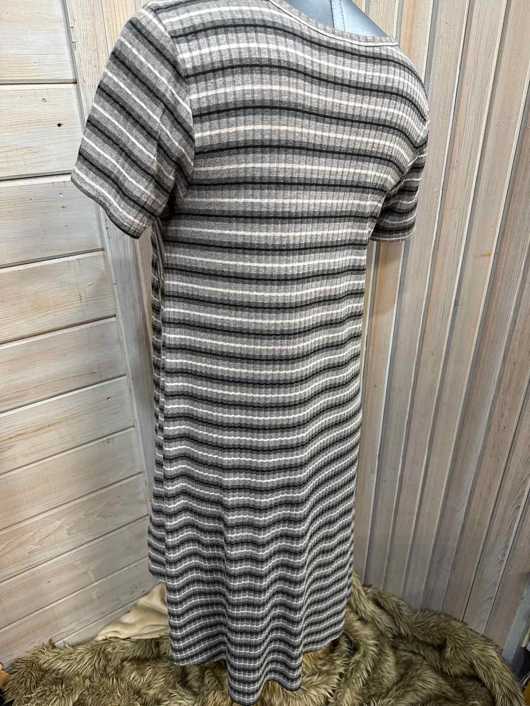 M - LuLaRoe Dress