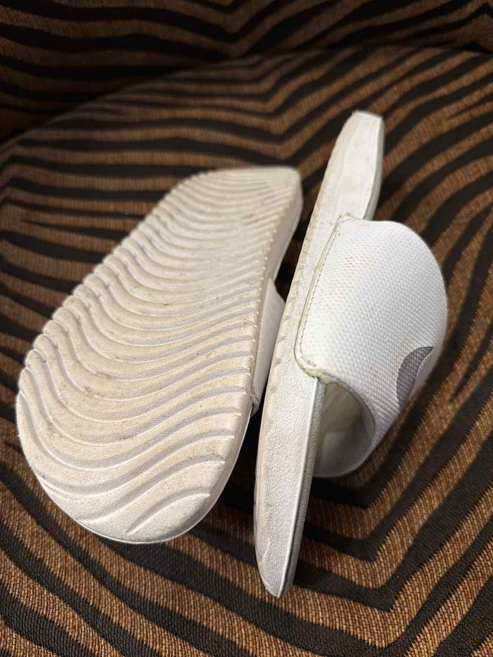 6 - Nike Sandal