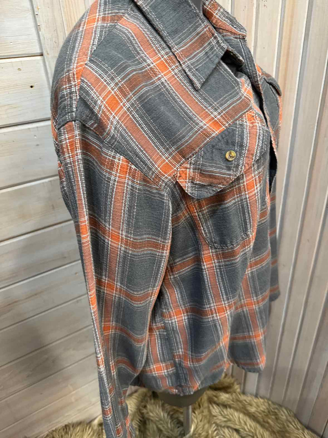 L - haggar Long Sleeve Button Up