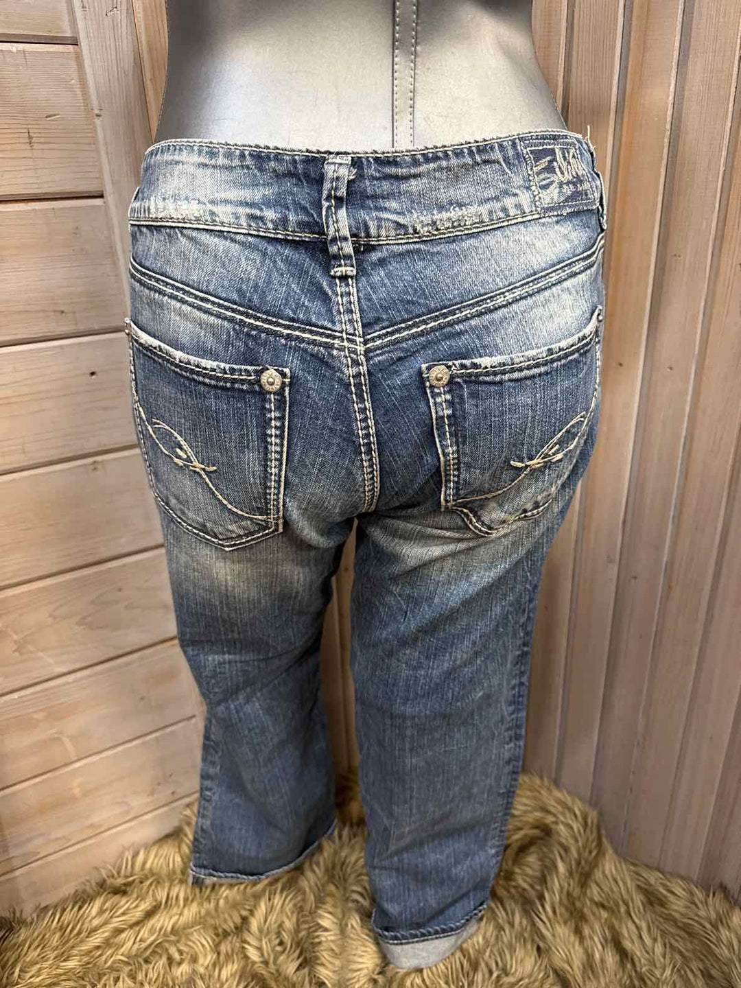 27 - Silver Jeans Co. Cropped Jeans