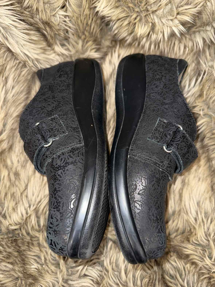 9 - Alegria Slip-on