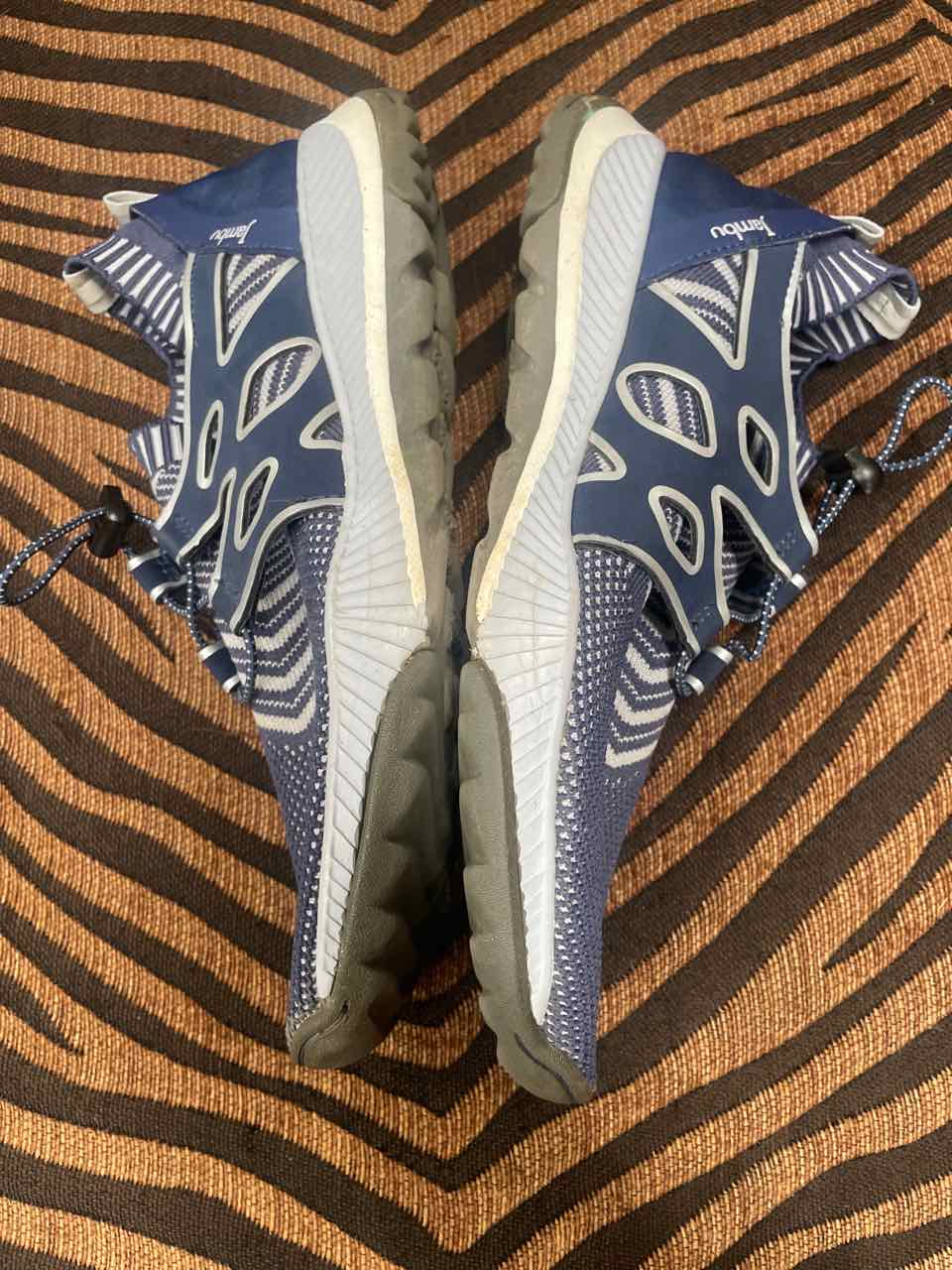 8.5 - Jambu Athletic Shoe
