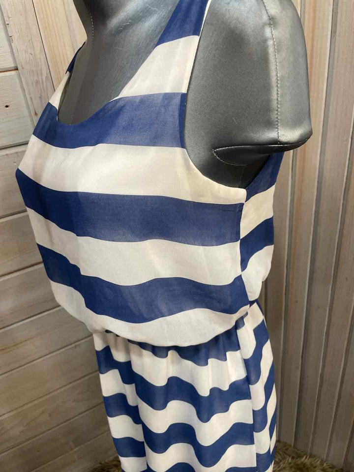 M - Charming Charlie Dress