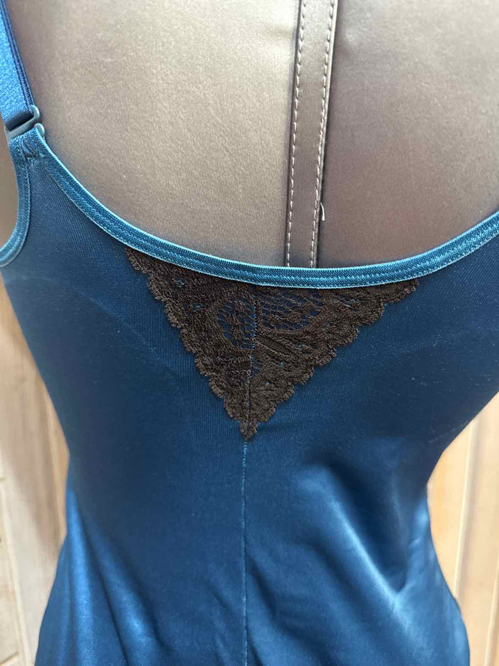 36 - Ruby Ribbon Tank