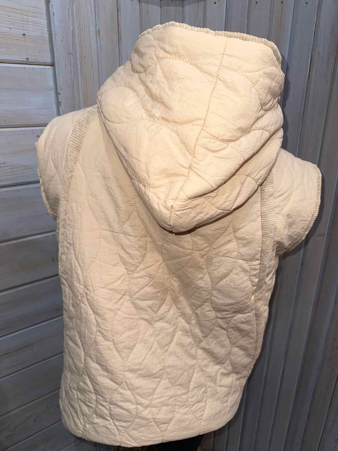 L - Unbranded Vest