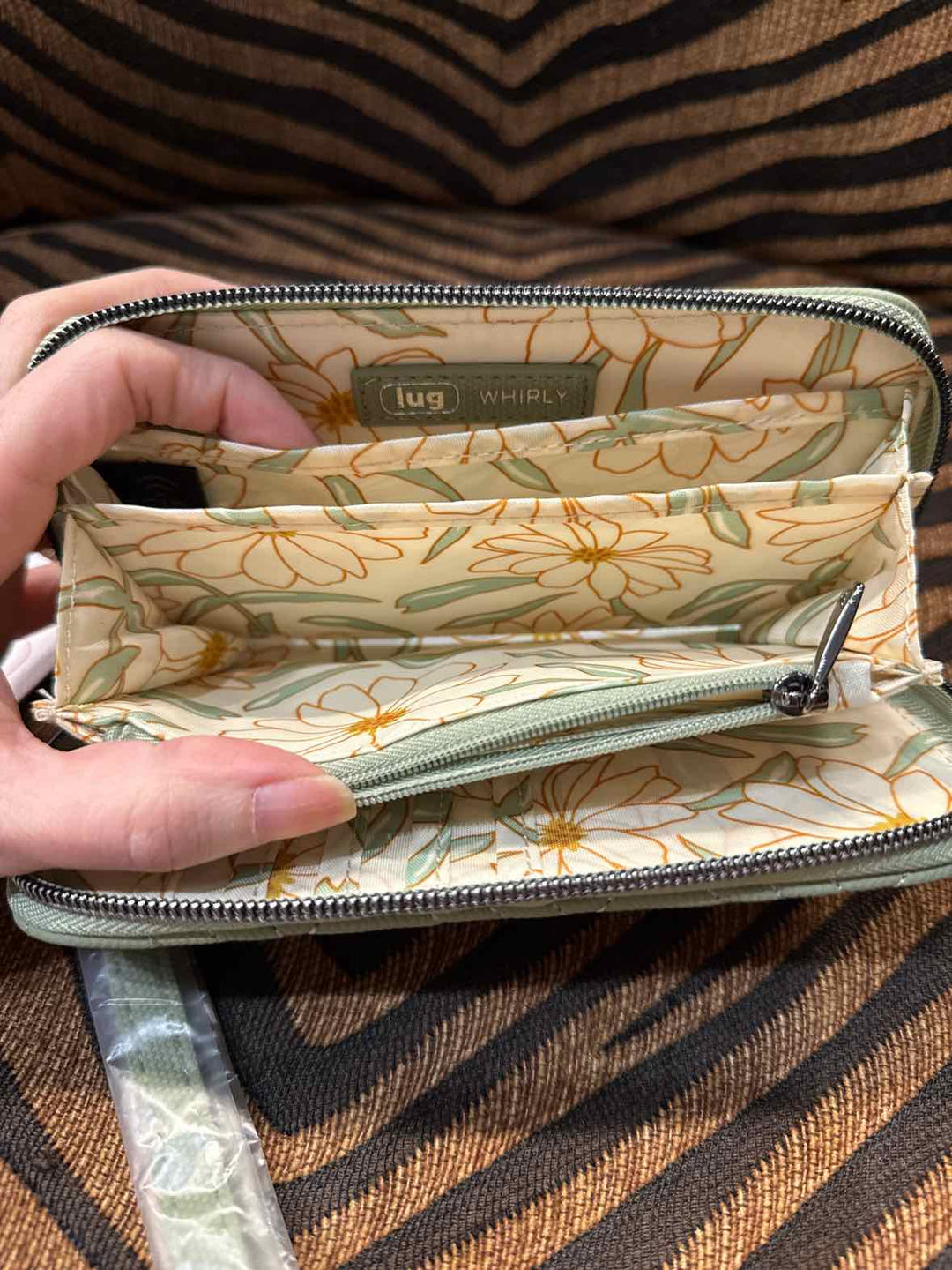 Wallet - lug Wallet