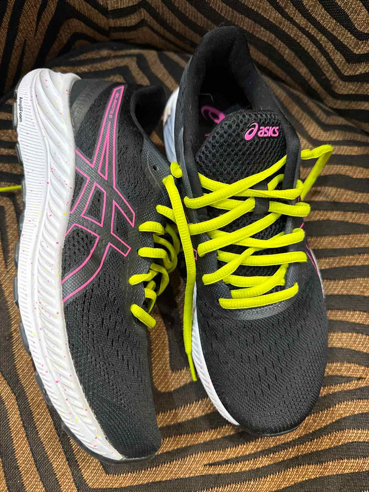 8.5 - Asics Athletic Sneaker