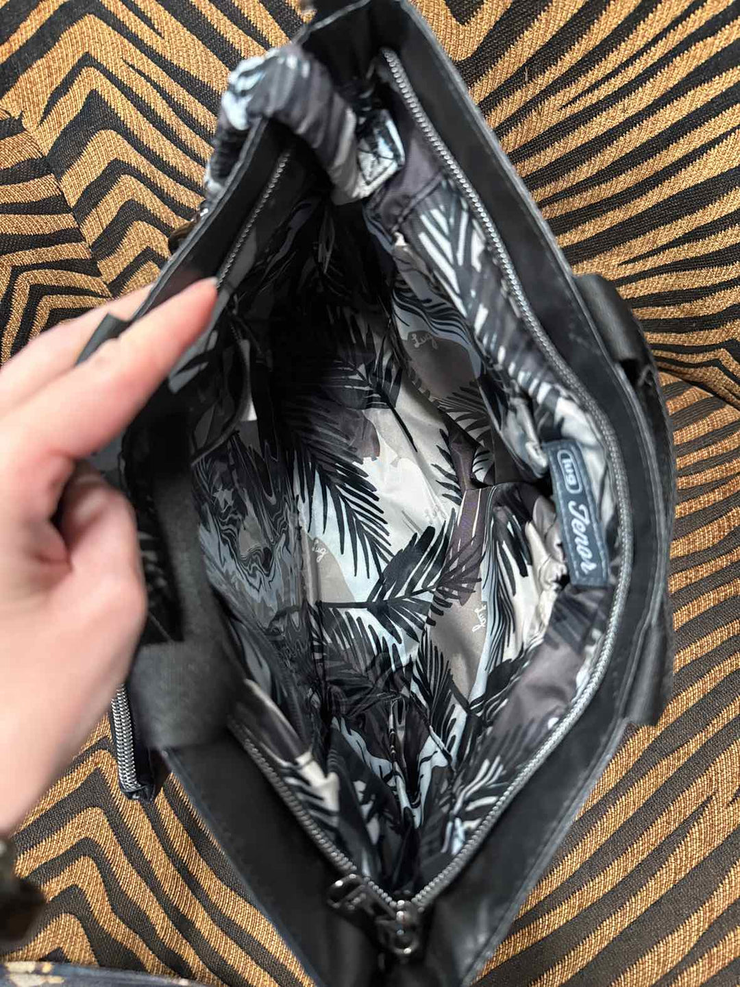 Purse - lug Crossbody