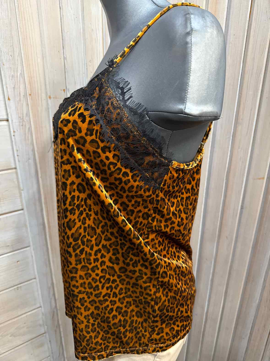 L - Hem & Thread Tank