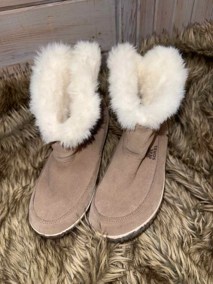 8.5 - Sorel Boots