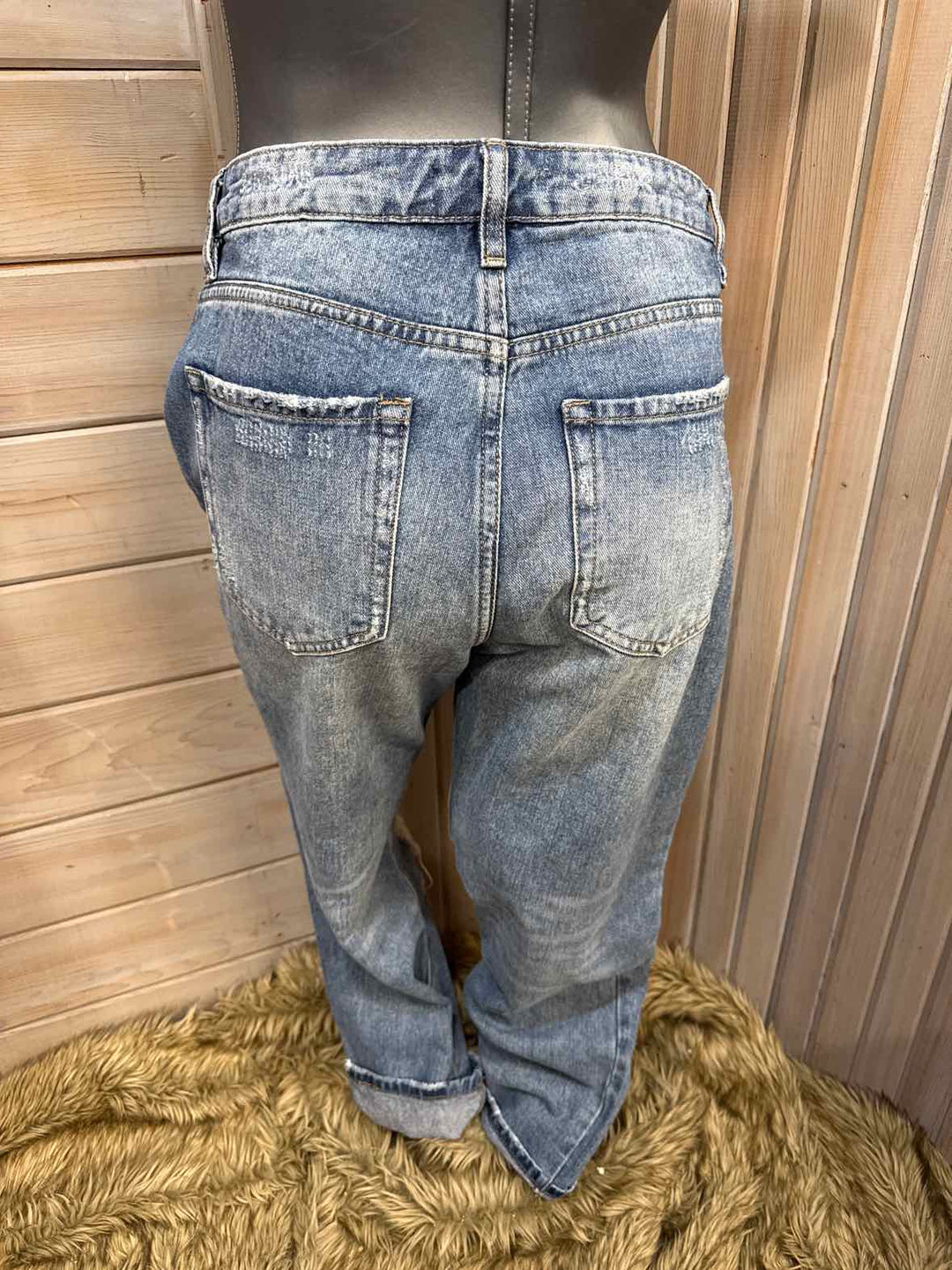 27 - Vervet Jeans