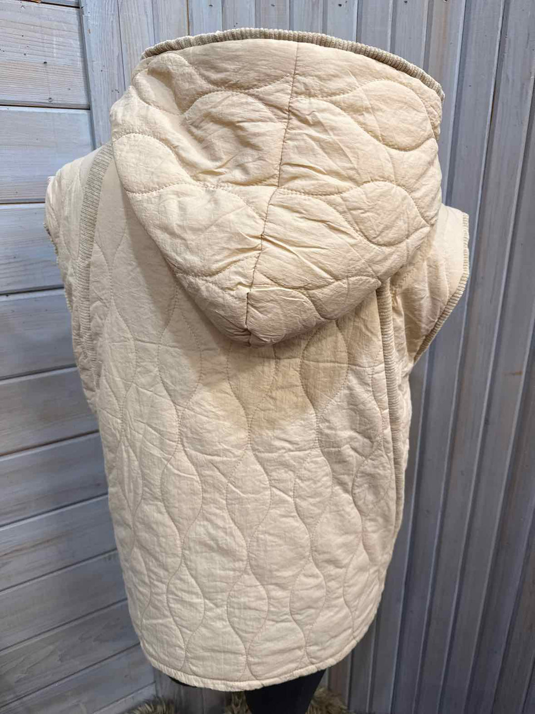 L - Unbranded Vest