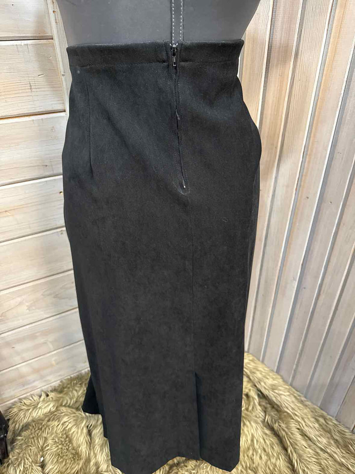 18/20 - Fashion Bug Skirt