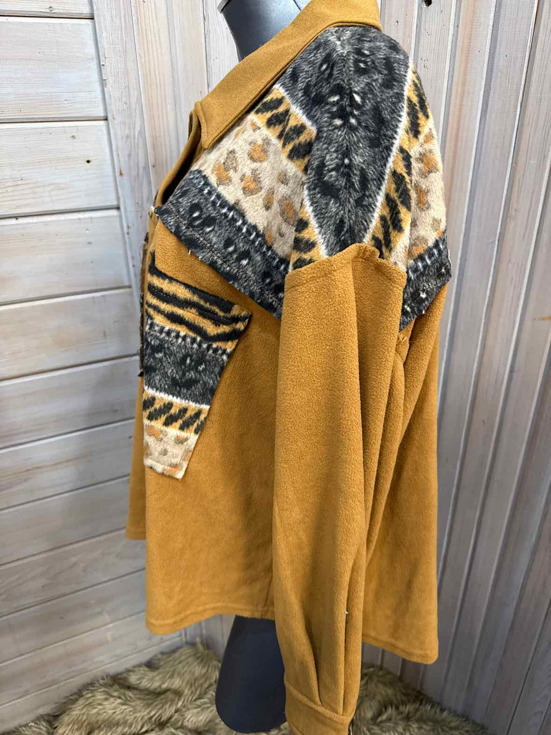 L - La Miel Button Down