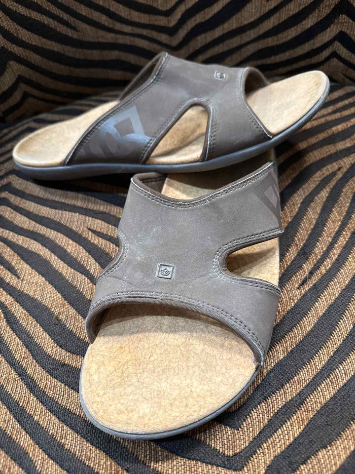 8.5 - Spenco Sandals