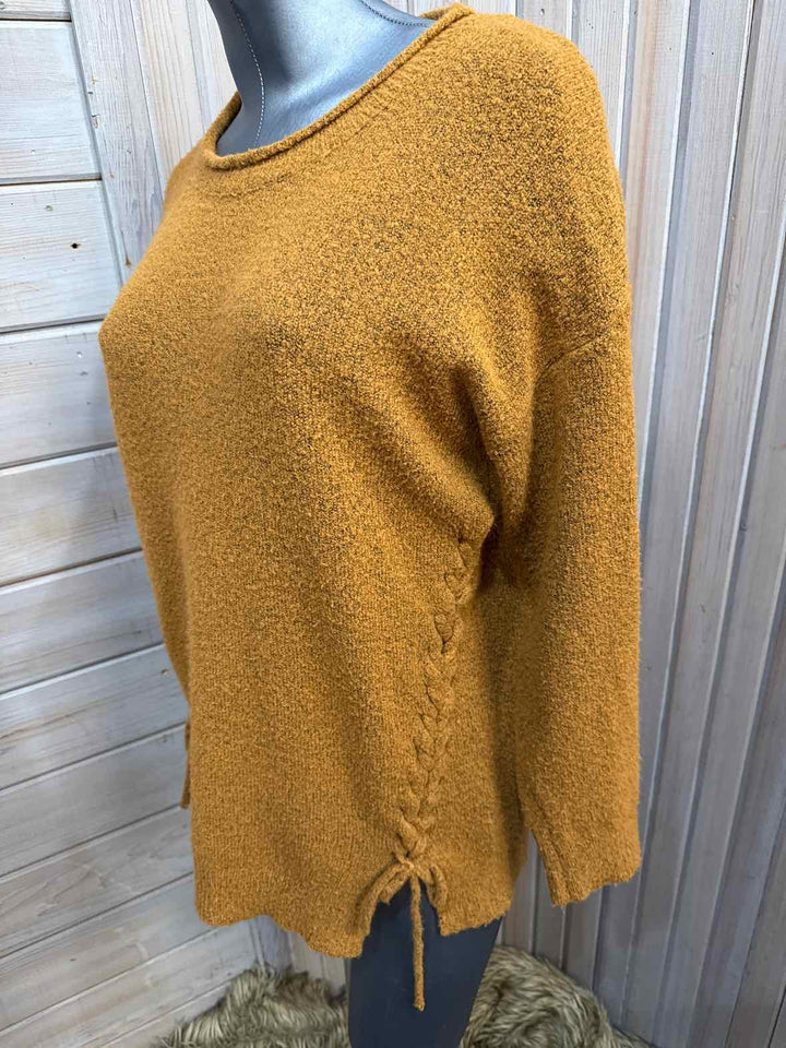 M/L - debut Sweater