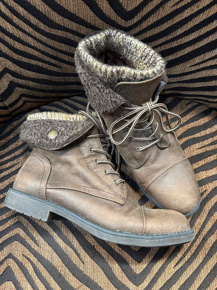 9M - Cliffs by White Mountain Boots