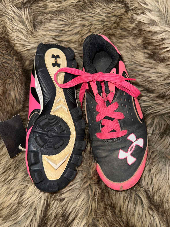 5.5 - Under Armour Shoes