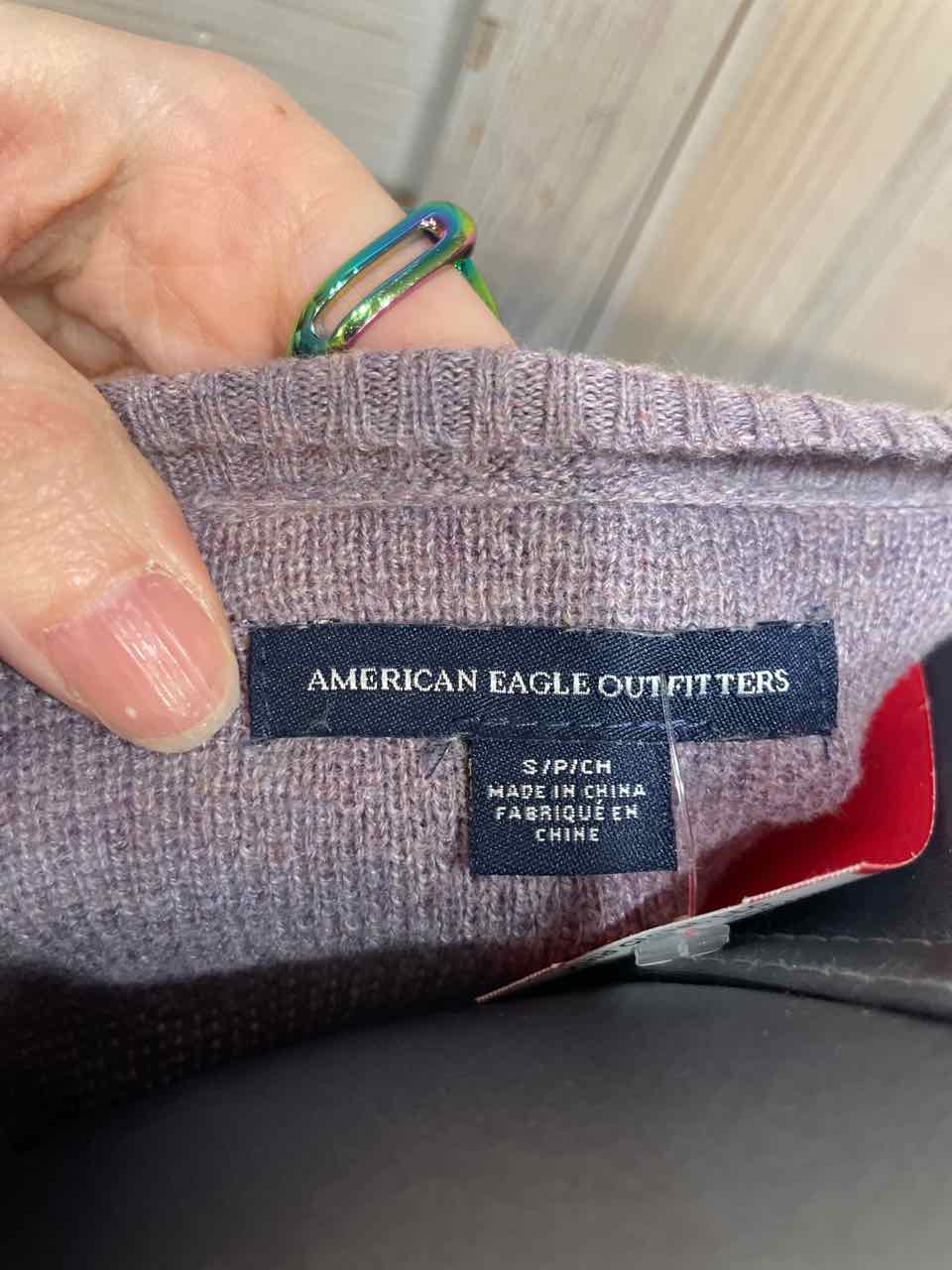 S - American Eagle Long Sleeve