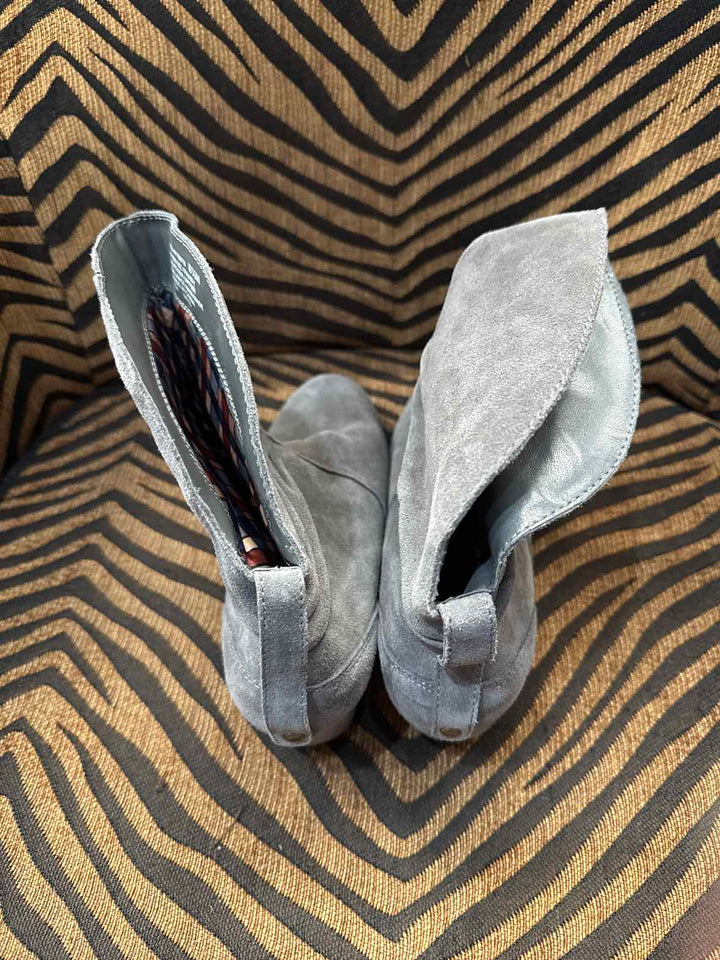 8.5 - White Mountain Boots