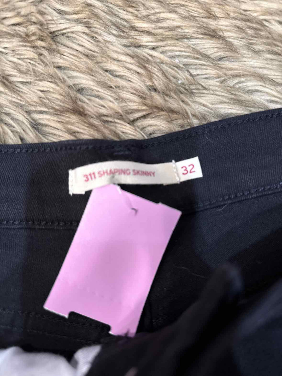 32 - Levi Strauss & Co. Jeans