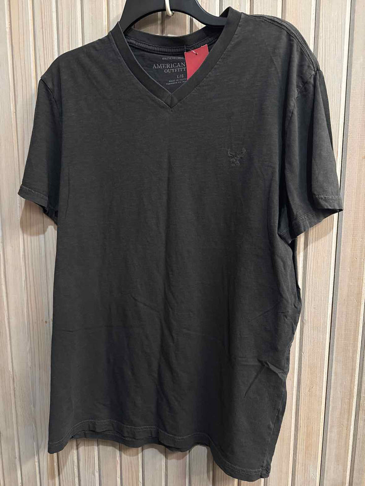 L - American Eagle T-shirt