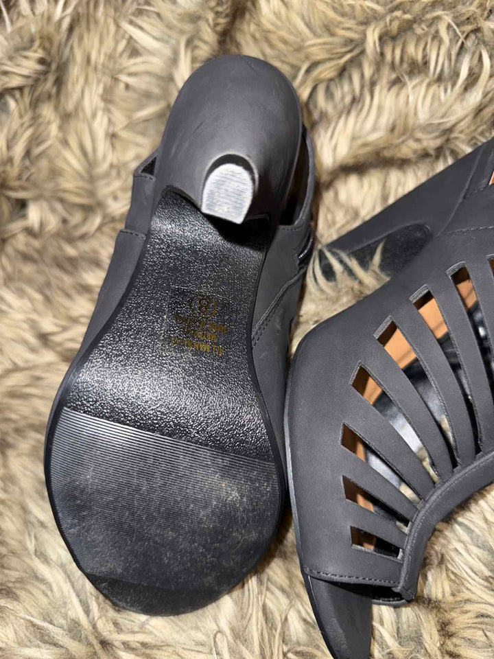 8 - Manhattan Collection Sandals