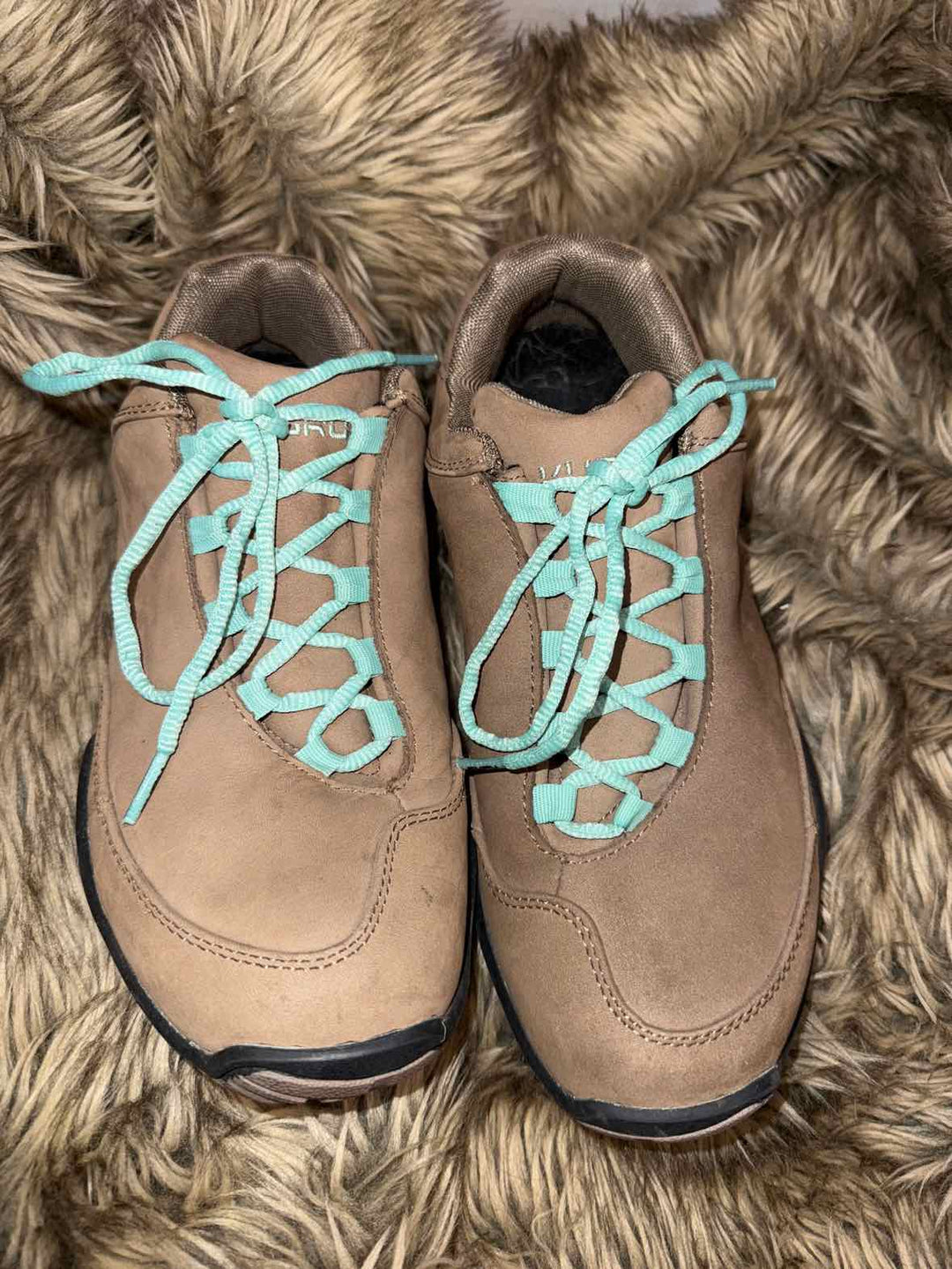 9.5 - KURU Sneakers