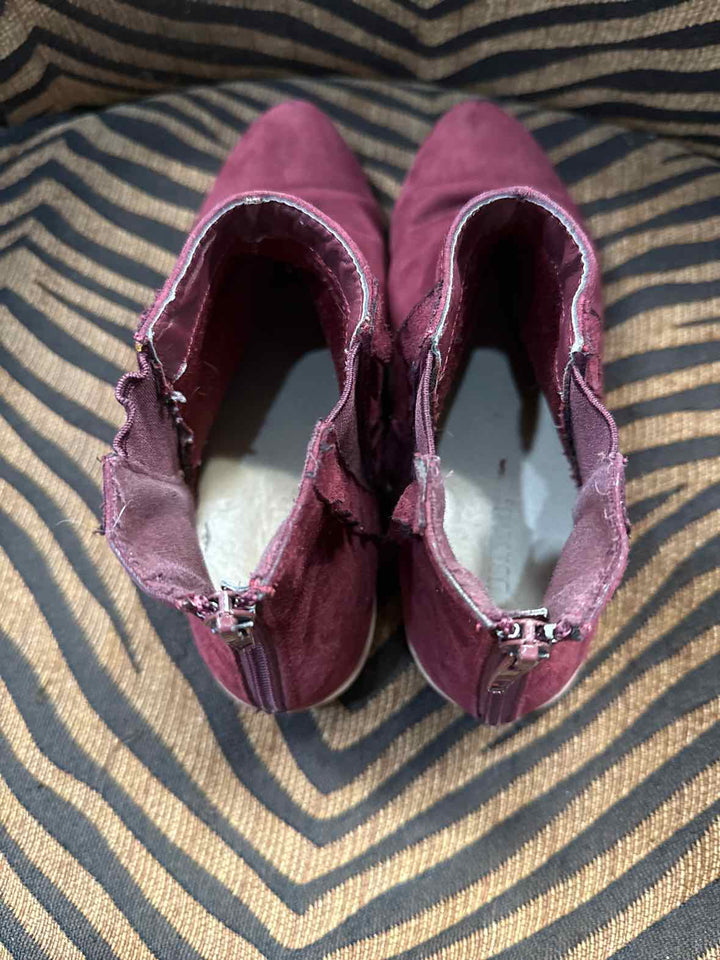 8.5 - Just Fab Boots
