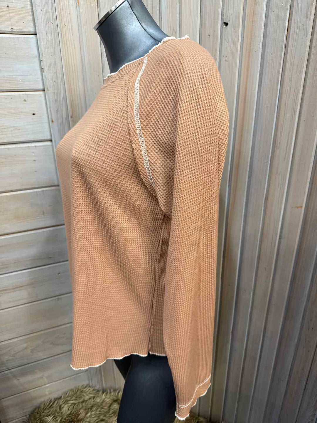 L - Unbranded Long Sleeve