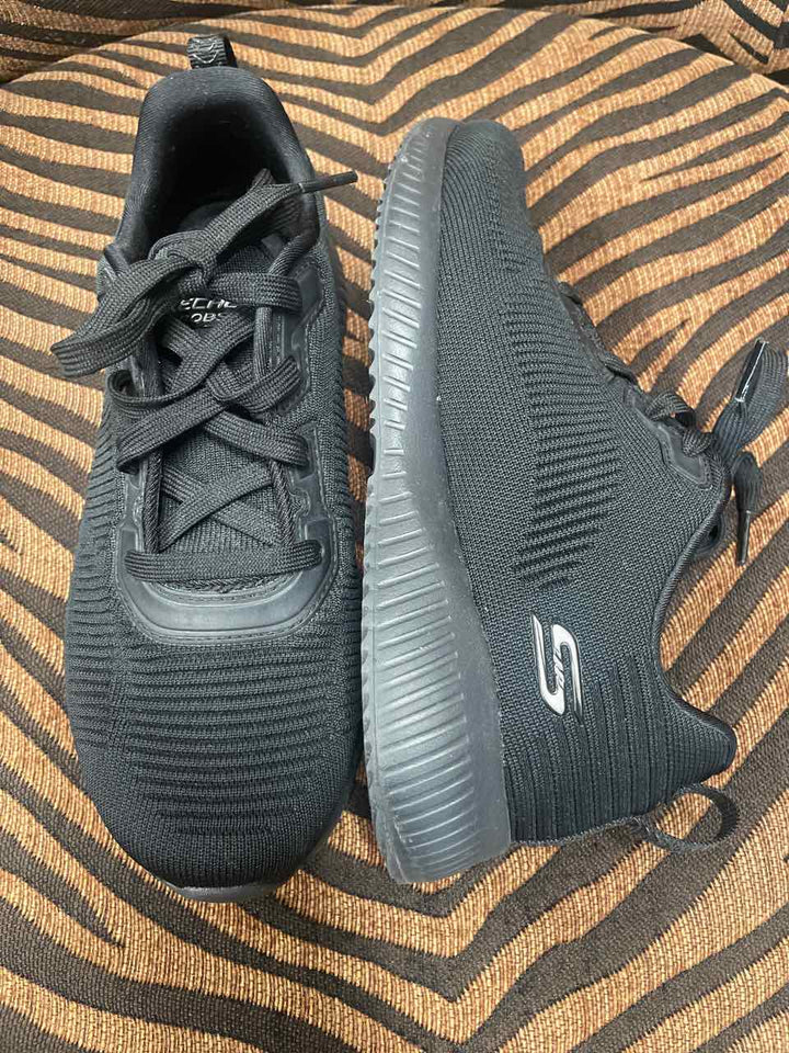7.5 - Skechers Bobs Sneakers
