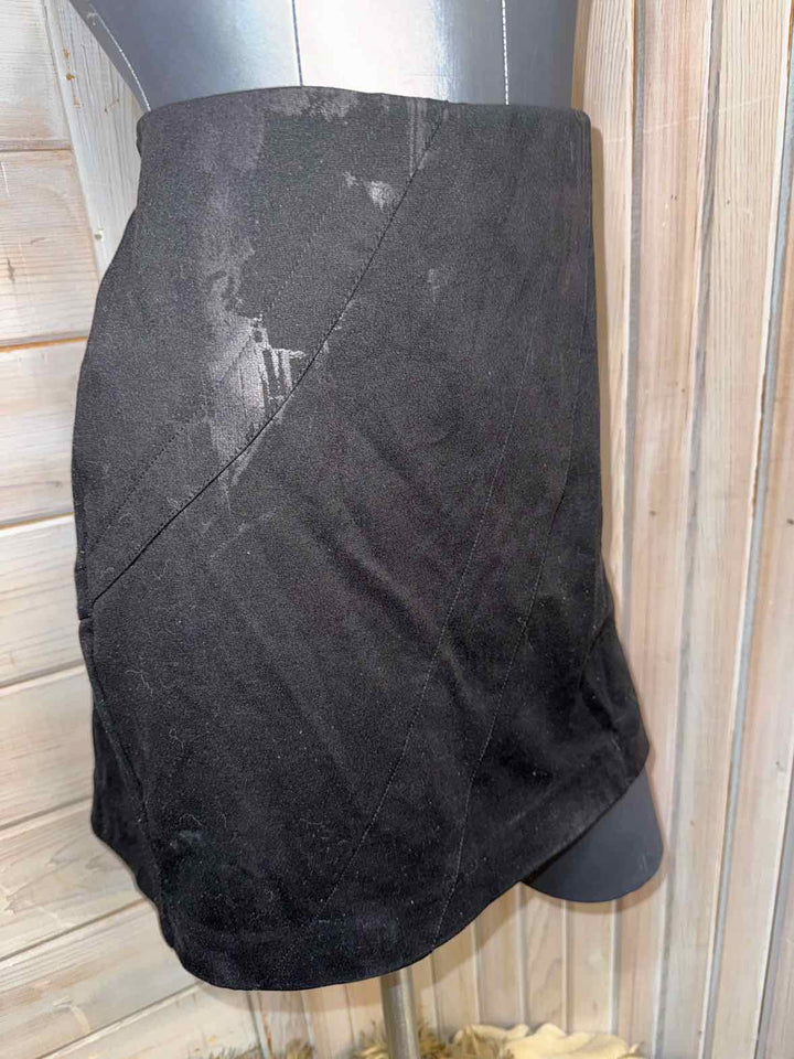 L - Simply Vera Skirt