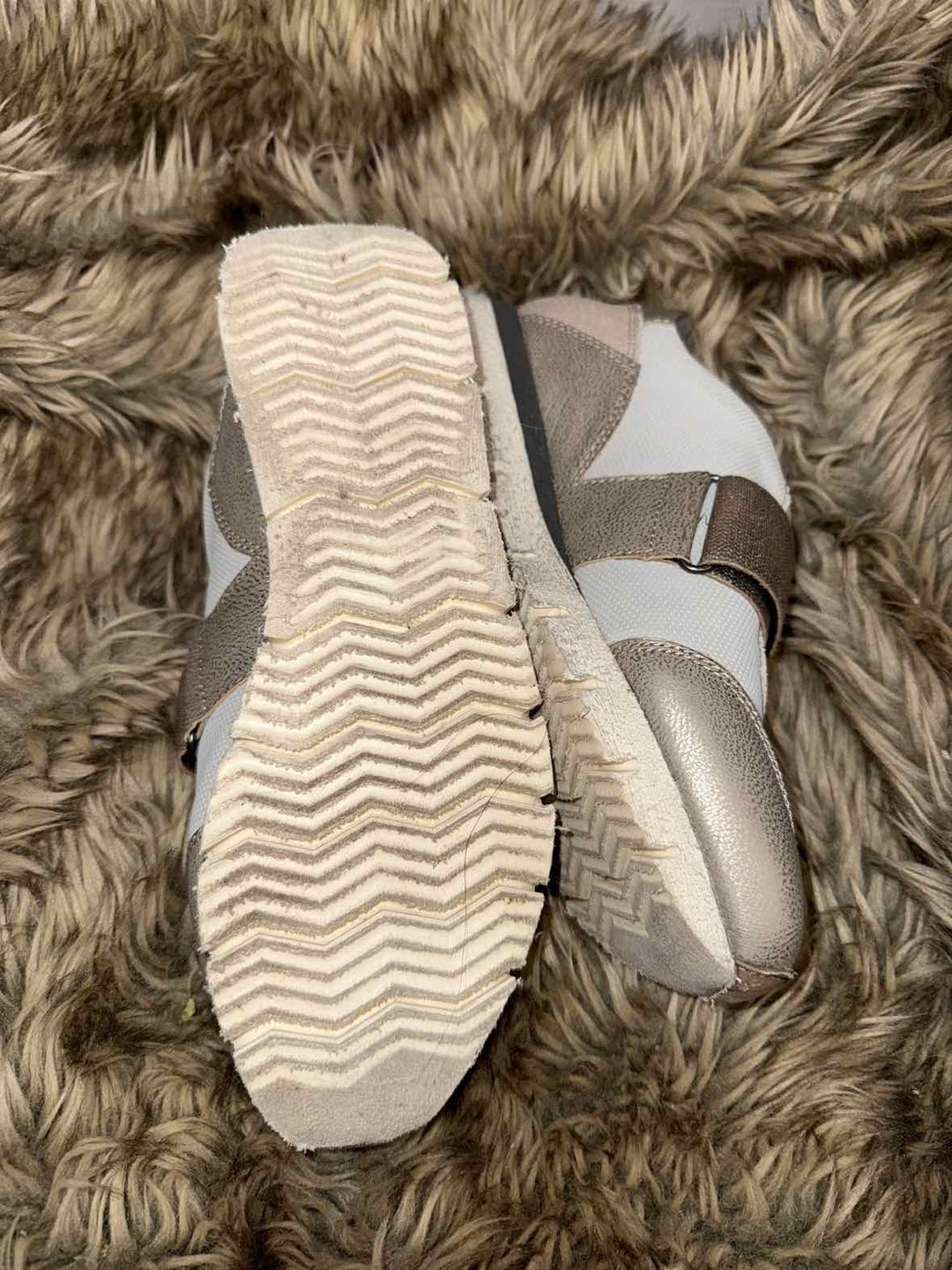 7.5 - OTBT Athletic Shoes