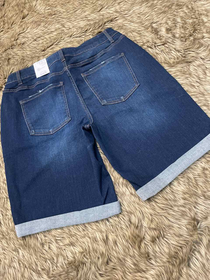 12 - Time and Tru Shorts