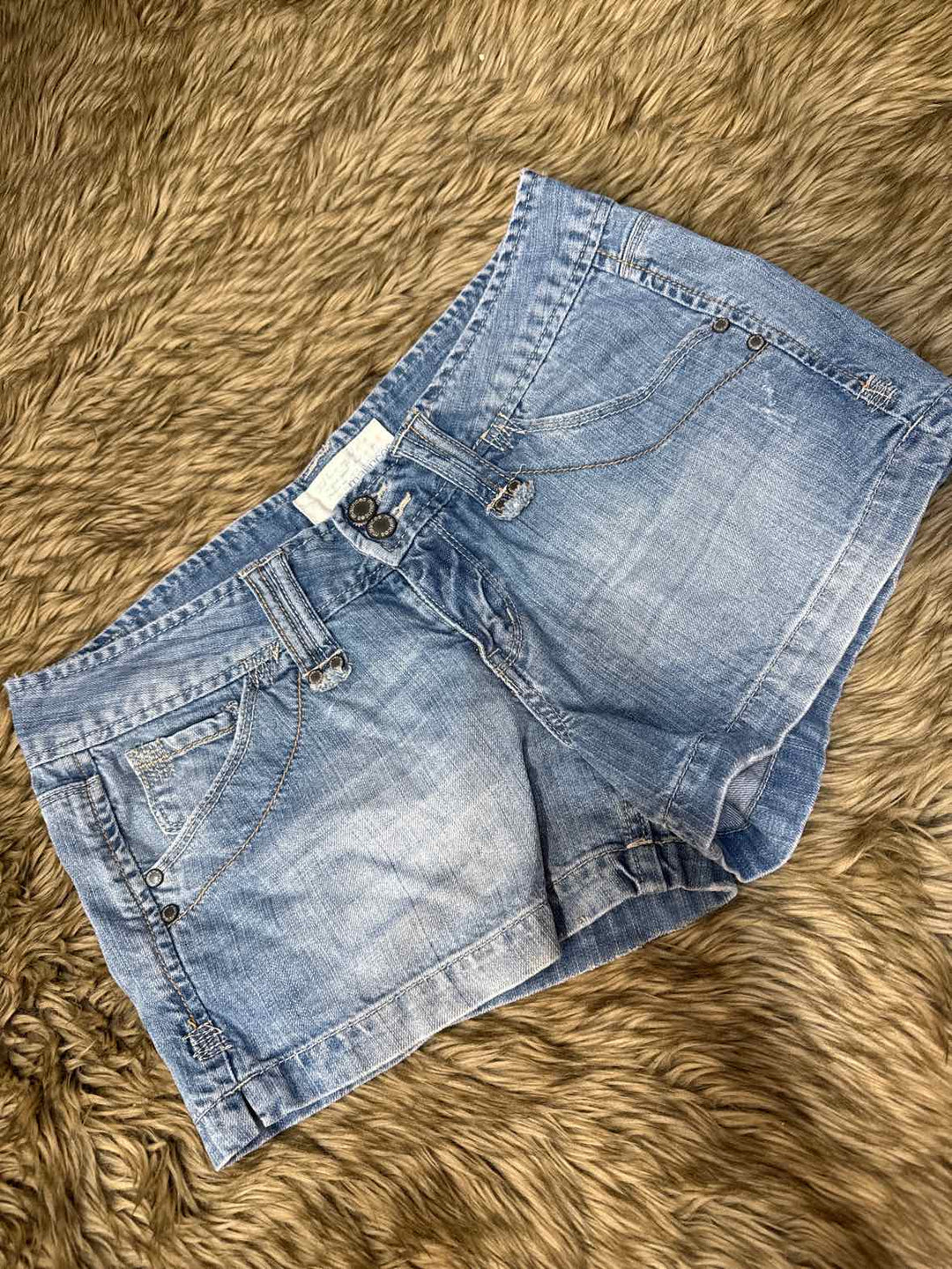 8/10 - Maurices Shorts
