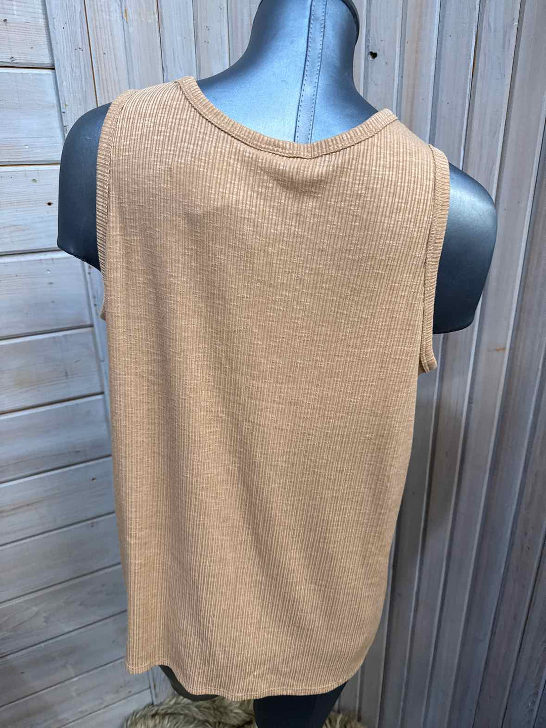 L - Old Navy Tank