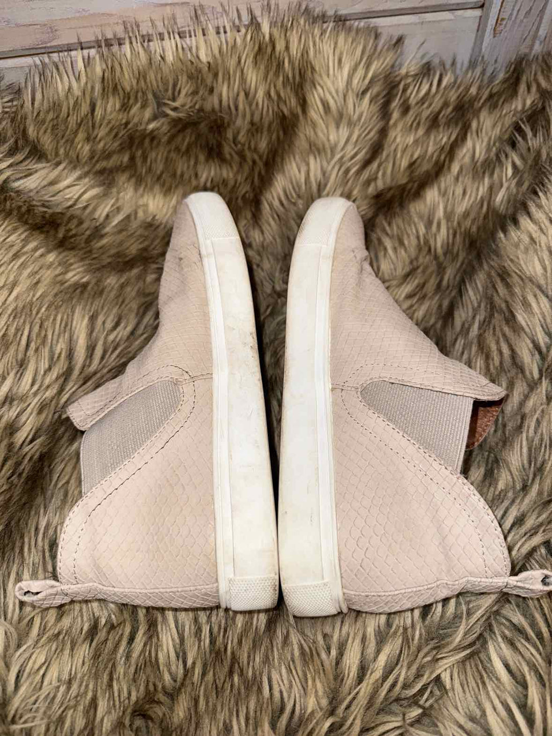 8 - Slip-on