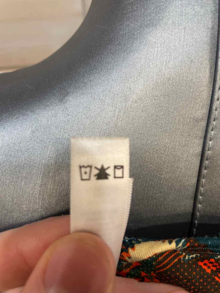 S - LuLaRoe T-Shirt