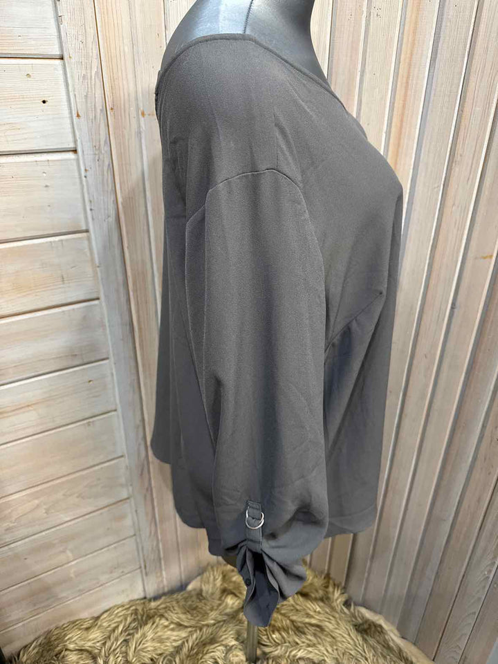 2 - Maurices 3/4 Sleeve