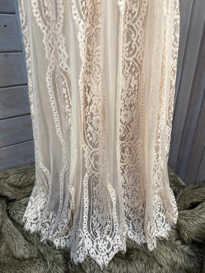 L - Merokeety Dress